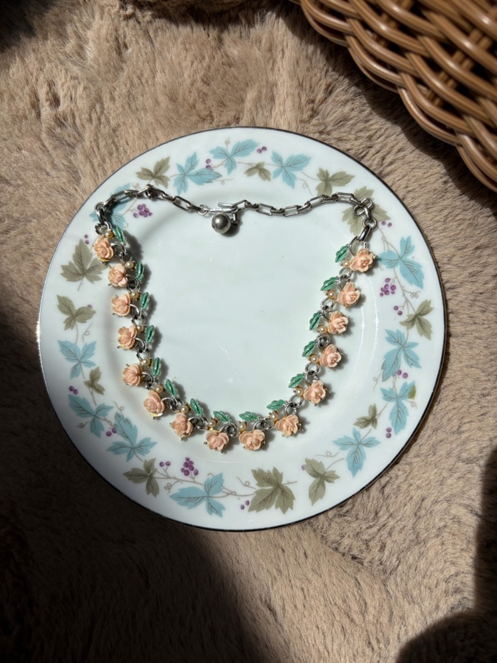 Pink Celluloid Roses With Green Leaves And Small Faux Pearls Necklace - Picture 5 of 12